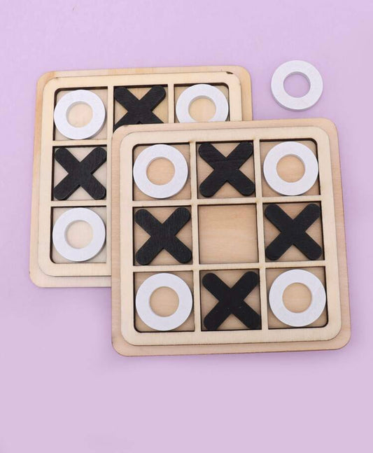 Noughts & Crosses Board Game